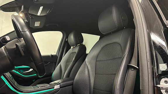 Mercedes-Benz GLC300 de 16 of 30