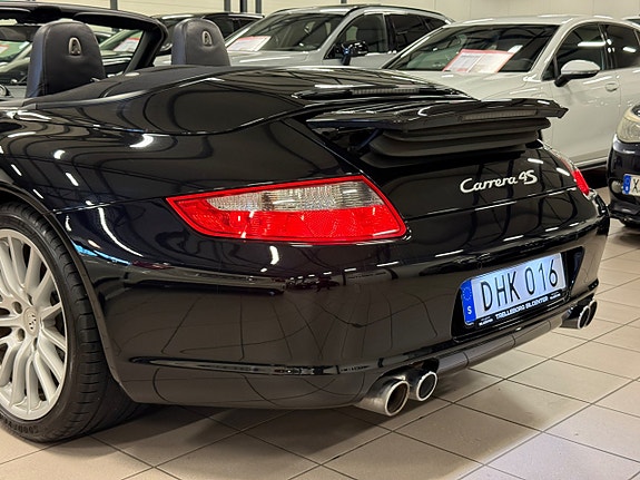 Porsche 911 Carrera 4S 26 of 27
