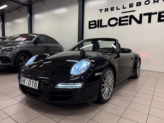Porsche 911 Carrera 4S 10 of 27