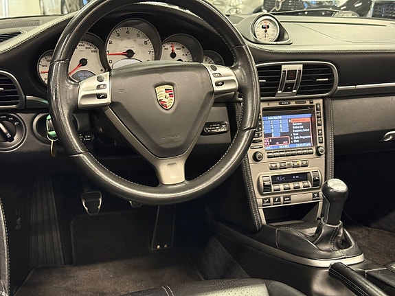 Porsche 911 Carrera 4S 19 of 27
