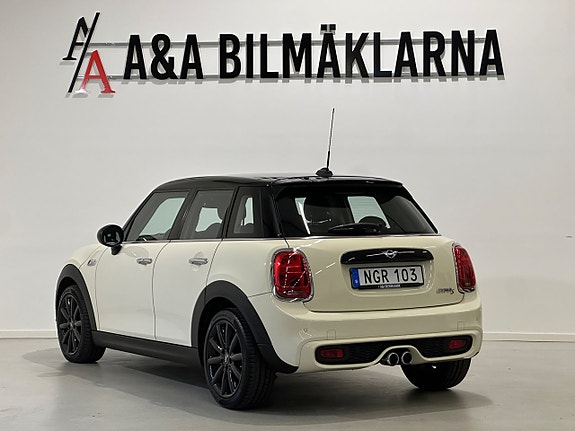 MINI Cooper S 16 of 23