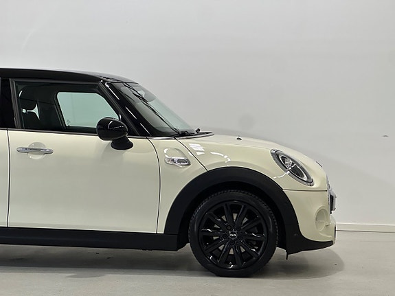 MINI Cooper S 11 of 23