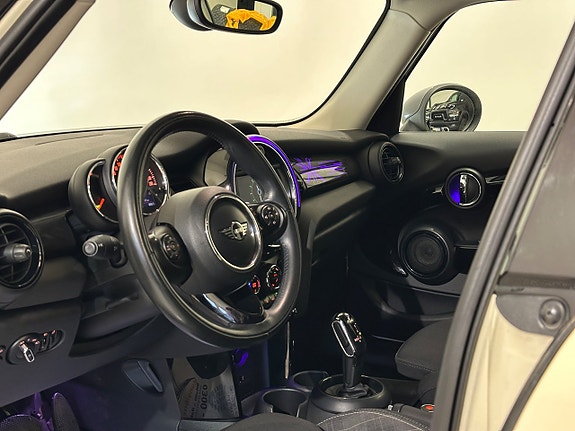 MINI Cooper S 13 of 23