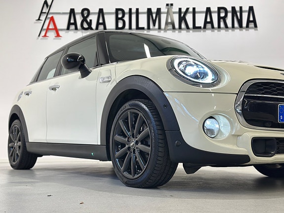 MINI Cooper S 2 of 23