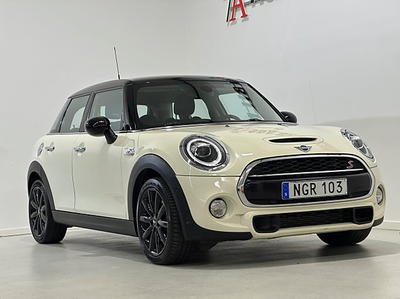 MINI Cooper S 7 of 23