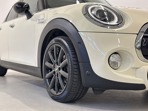 MINI Cooper S 5 of 23