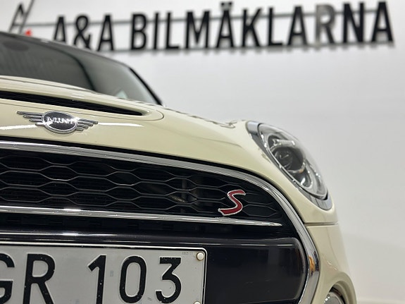 MINI Cooper S 4 of 23