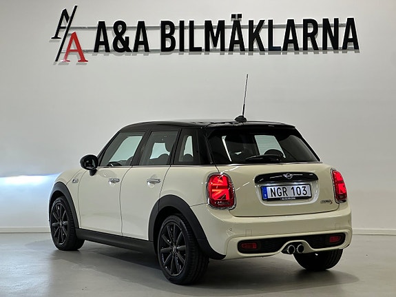 MINI Cooper S 6 of 23