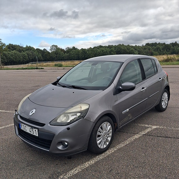 Renault Clio 2 of 4