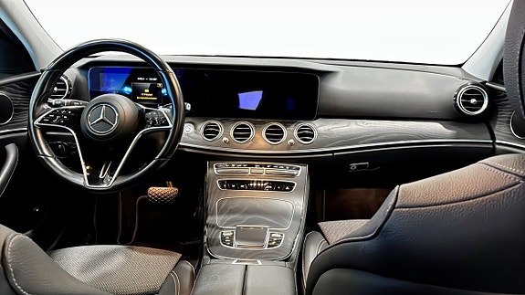 Mercedes-Benz E220 4 of 12