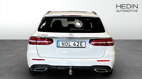 Mercedes-Benz E220 7 of 12