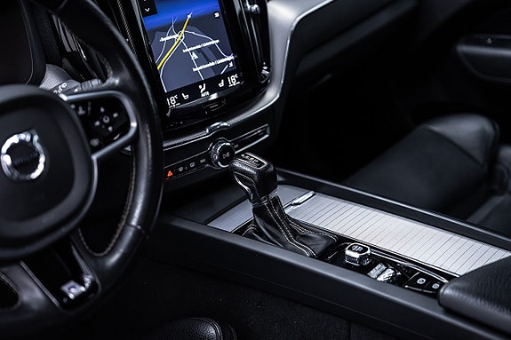 Volvo XC60 17 of 27