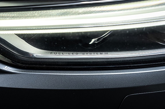Volvo XC60 3 of 27
