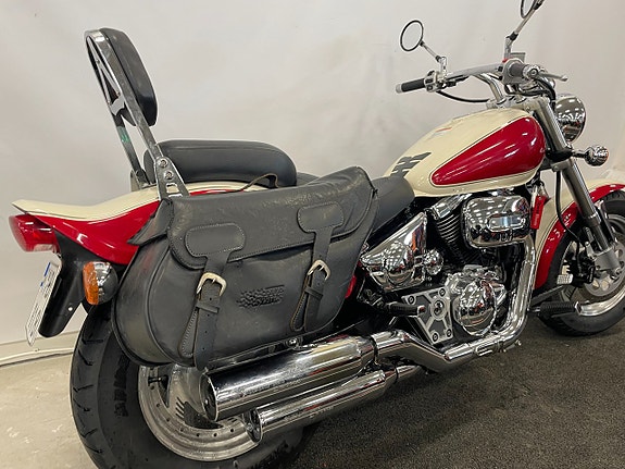 Suzuki VZ 800 Marauder "nyservad - nya däck" 3 of 8