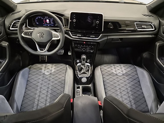 Volkswagen T-Roc 10 of 15
