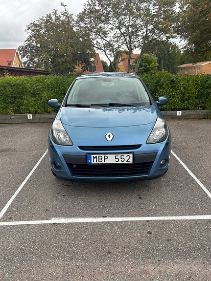 Renault Clio 2 of 7