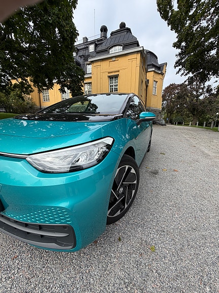 Volkswagen ID.3 2 of 19