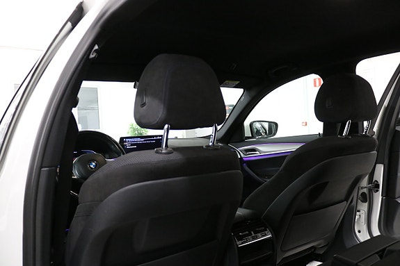 BMW 530e 17 of 29