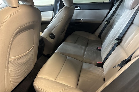 Volvo V50 15 of 19