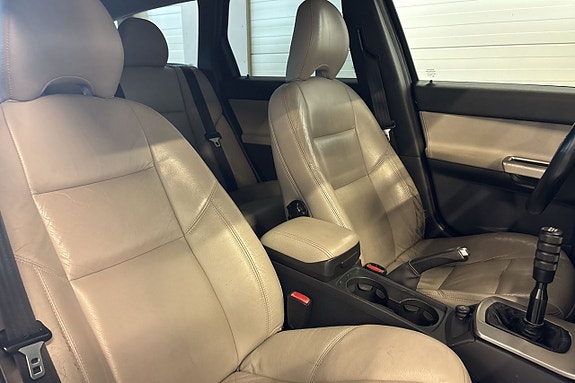 Volvo V50 10 of 19