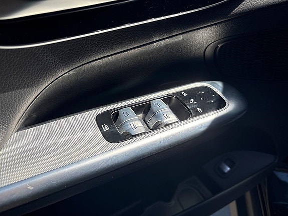 Mercedes-Benz GLC220 d 12 of 27