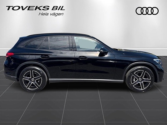 Mercedes-Benz GLC220 d 2 of 27
