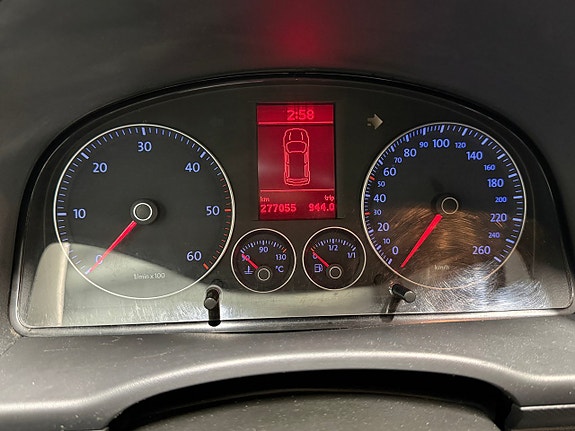 Volkswagen Caddy Maxi 13 of 17
