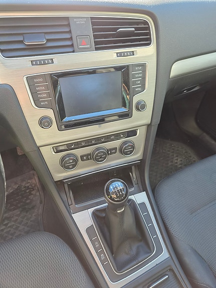Volkswagen Golf VII 6 of 8
