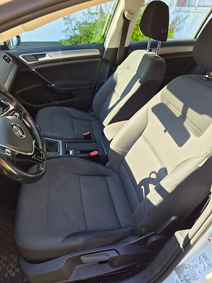 Volkswagen Golf VII 4 of 8