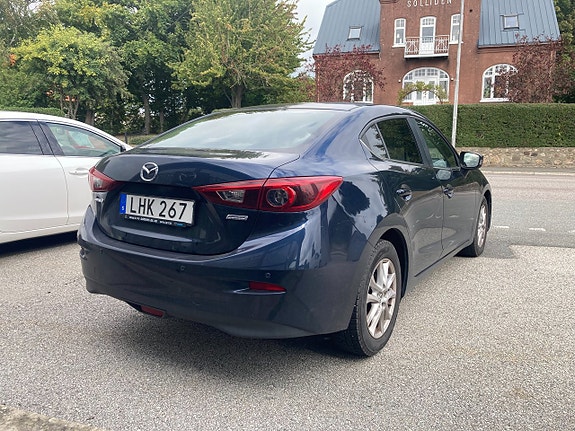 Mazda 3 3 of 5