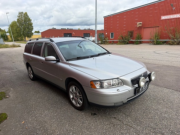 Volvo V70 3 of 10