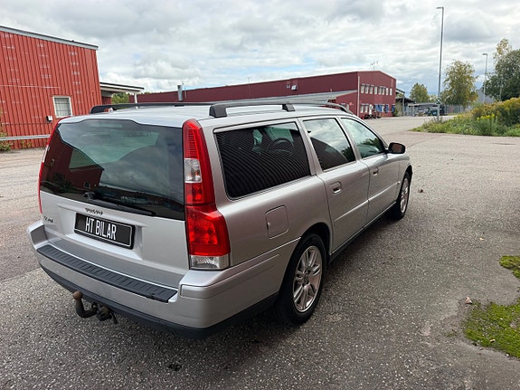 Volvo V70 4 of 10