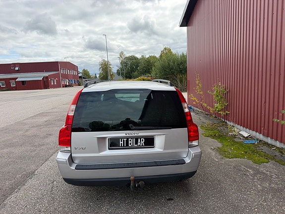 Volvo V70 5 of 10
