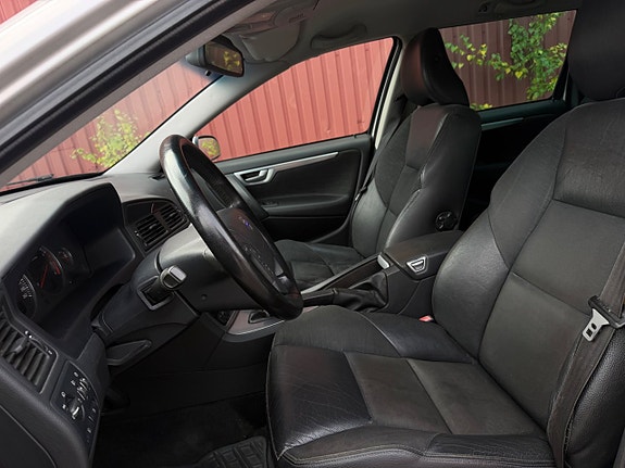 Volvo V70 7 of 10