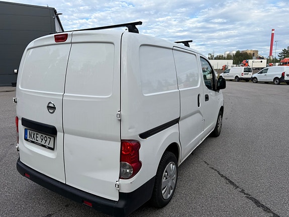 Nissan NV200 5 of 11