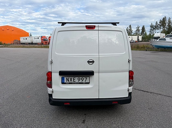 Nissan NV200 6 of 11