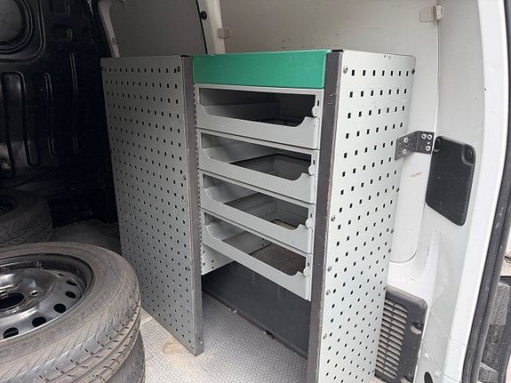 Nissan NV200 8 of 11