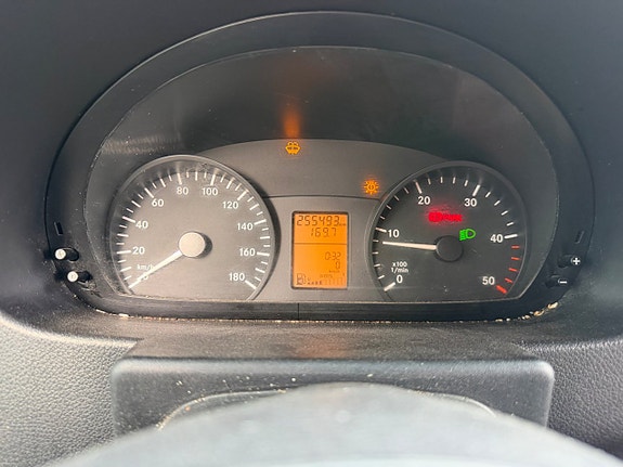 Nissan NV200 11 of 11