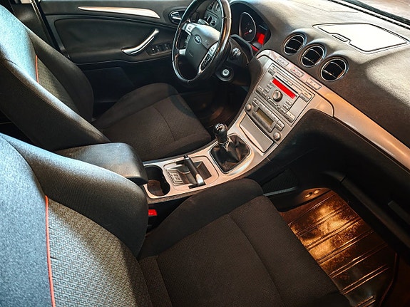 Ford S-MAX 6 of 10