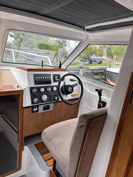 Flipper 700 1987 – omfattande renoverad, diesel och boggitrailer - höstpris 9 of 19