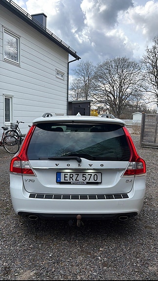 Volvo V70 2 of 2