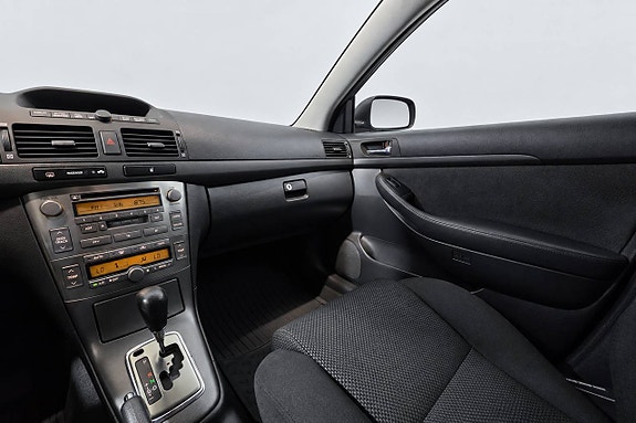 Toyota Avensis 24 of 25