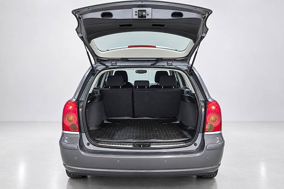 Toyota Avensis 7 of 25