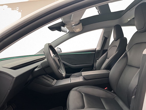 Tesla Model 3 11 of 30
