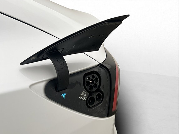 Tesla Model 3 27 of 30