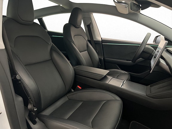 Tesla Model 3 29 of 30