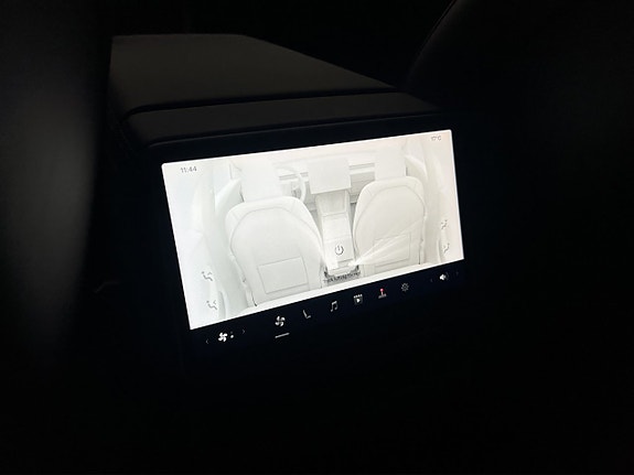 Tesla Model 3 24 of 30