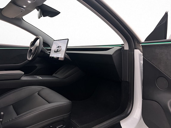 Tesla Model 3 30 of 30