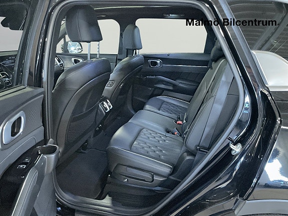 Kia Sorento 14 of 26