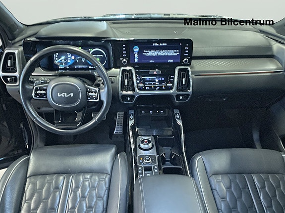 Kia Sorento 12 of 26